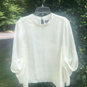 Vince Camuto sz S cream blouse/ great sleeves